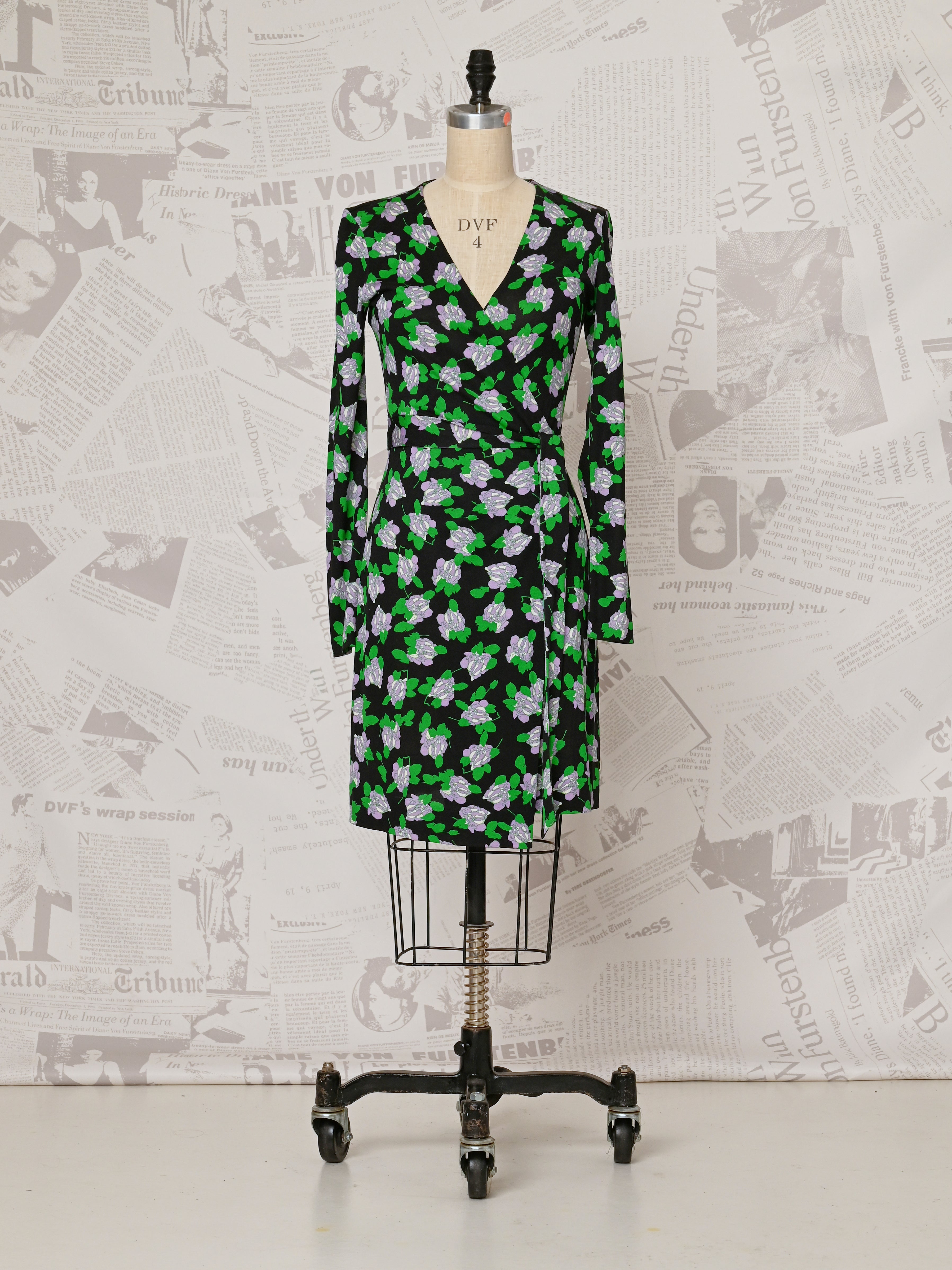 Julian Floral Wrap Dress - DVF Vintage Diane von Furstenberg Julian Floral Wrap Dress - DVF Vintage Diane von Furstenberg