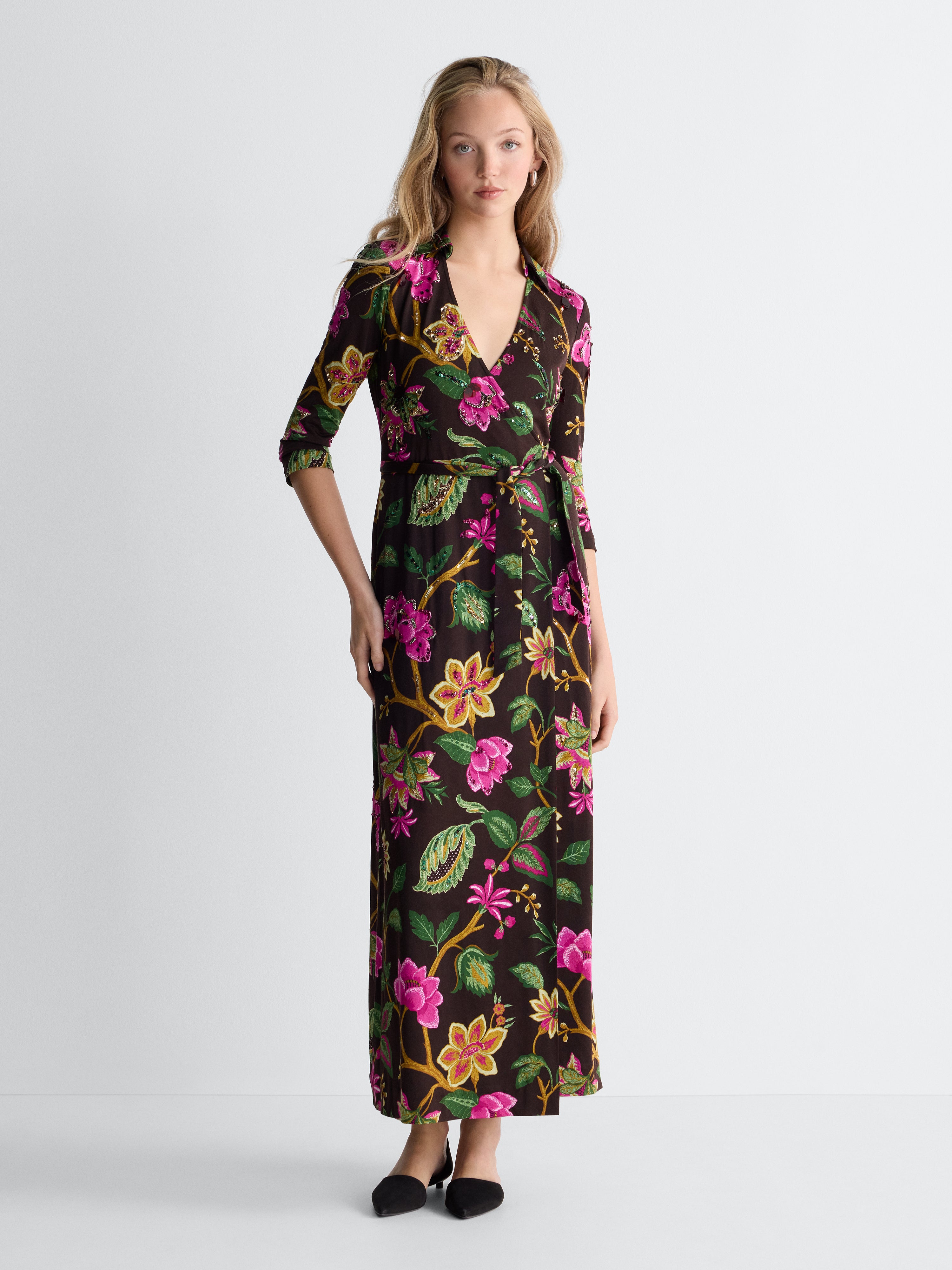 abigail midi wrap dress Maxi Embellished – Diane von Furstenberg She is modeling a Lolmot Cocktail Dresses for Wedding Dresses To Buy Northampton Color:Celtic