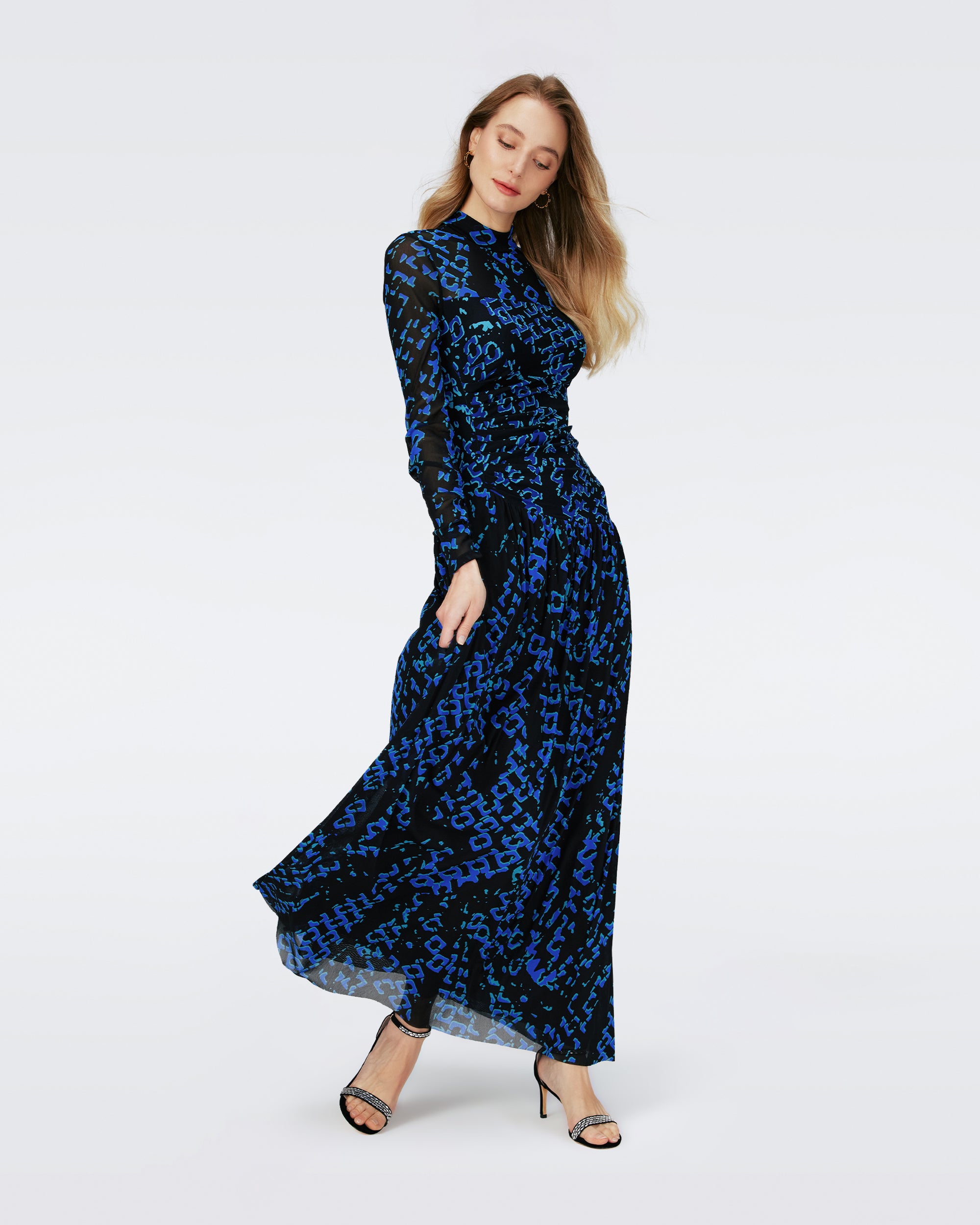 http://www.dvf.com/cdn/shop/files/DVFGL4R001FCHBU_A1.jpg?v=1696369097