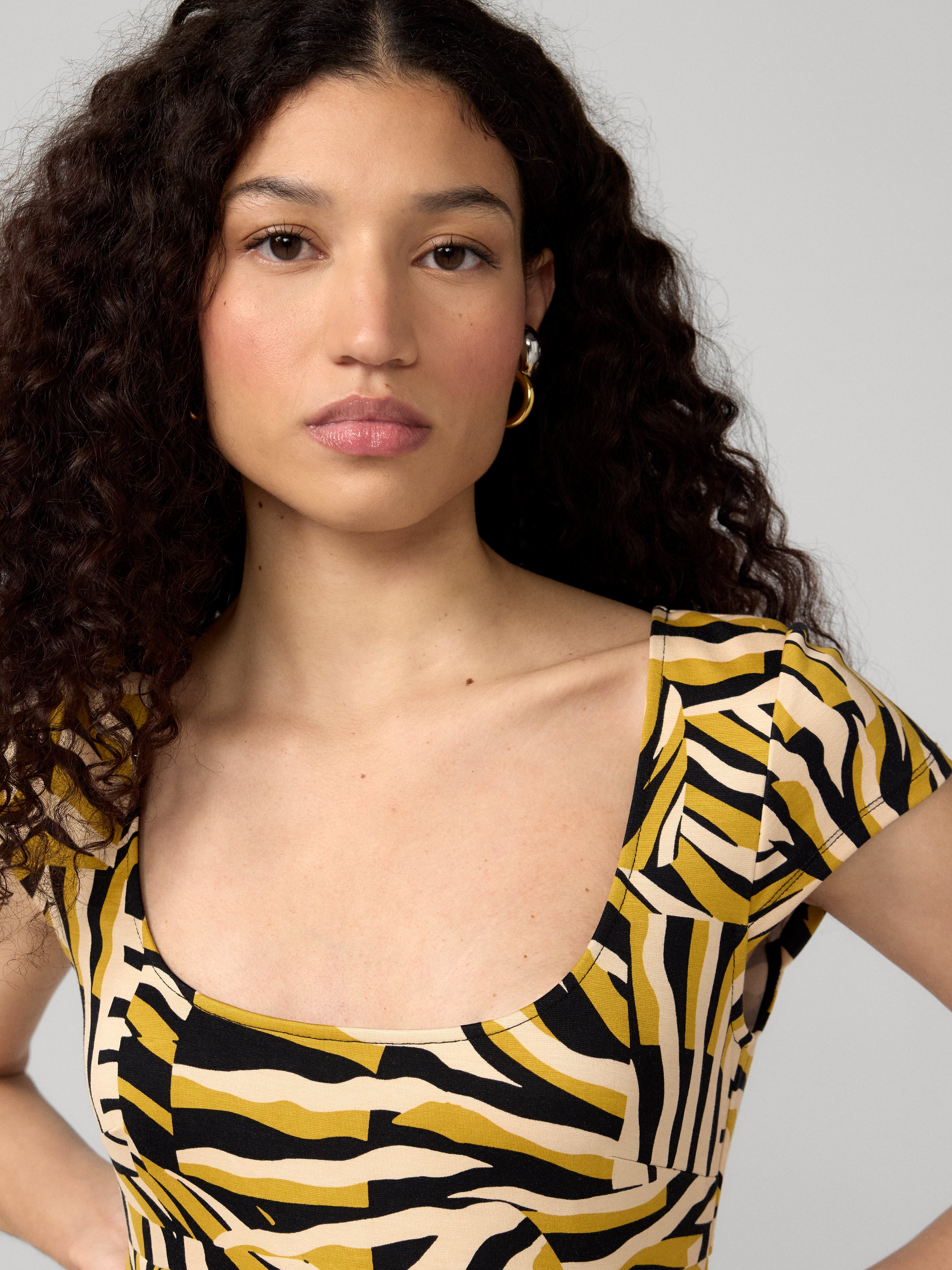 dani mini dress Dani Embroidered Floral Mini Dress M